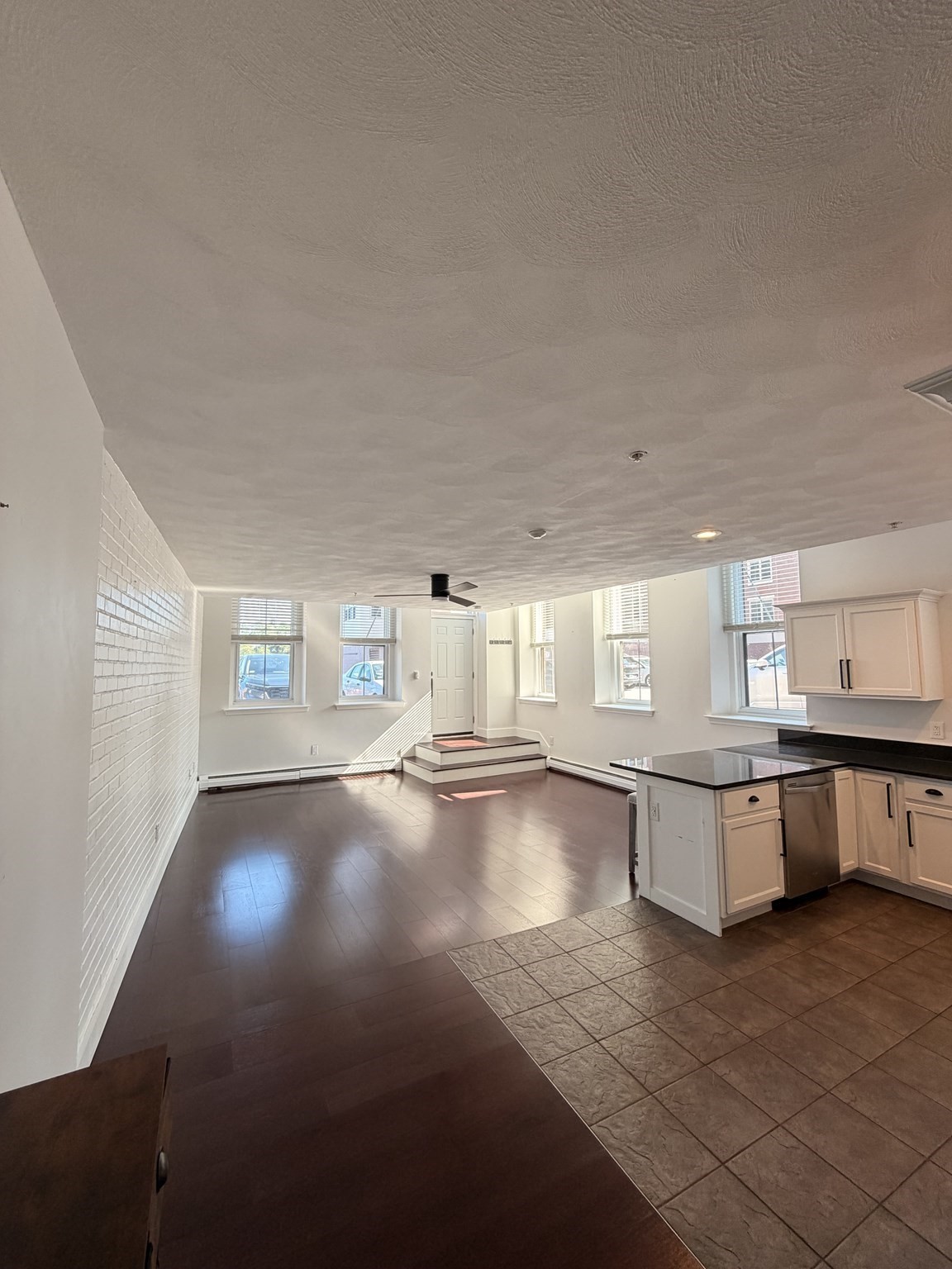 52 Washington St Property Photo 5