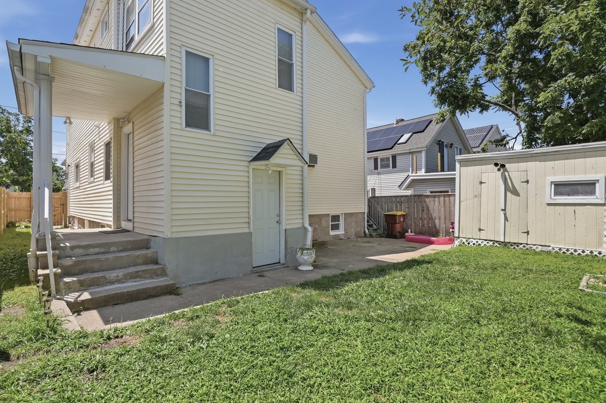 22 Sachem St Property Photo 1
