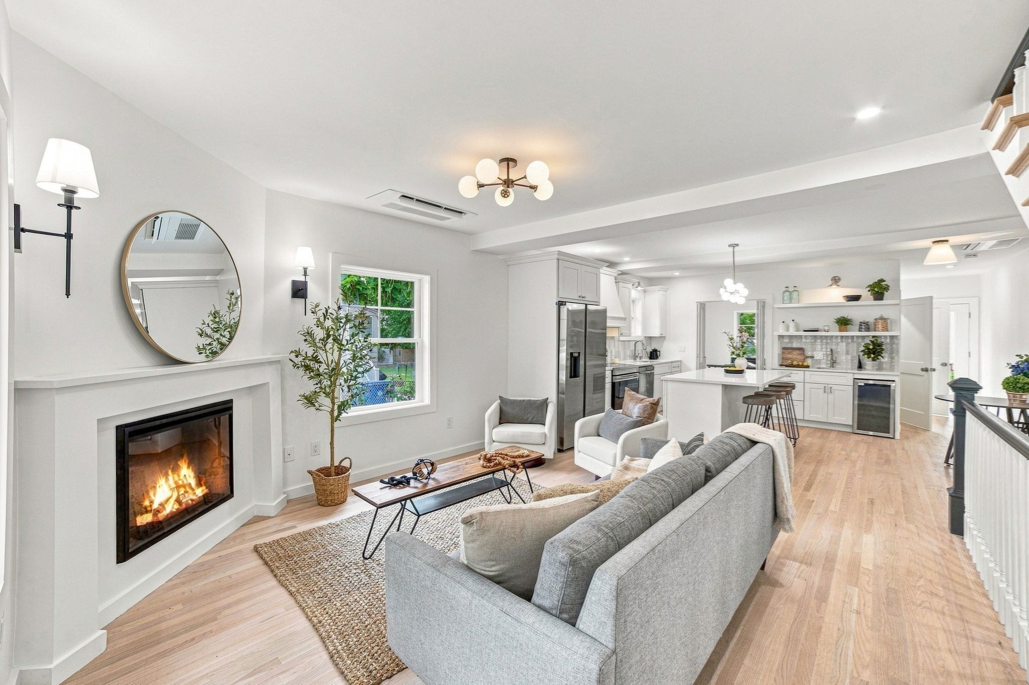 18 Jefferson Rd # A Property Photo 2