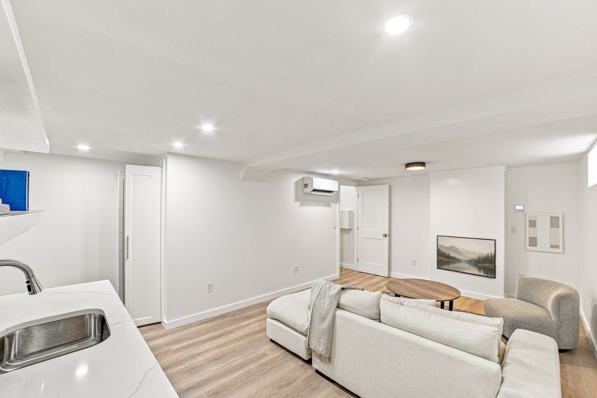 18 Jefferson Rd # A Property Photo 13