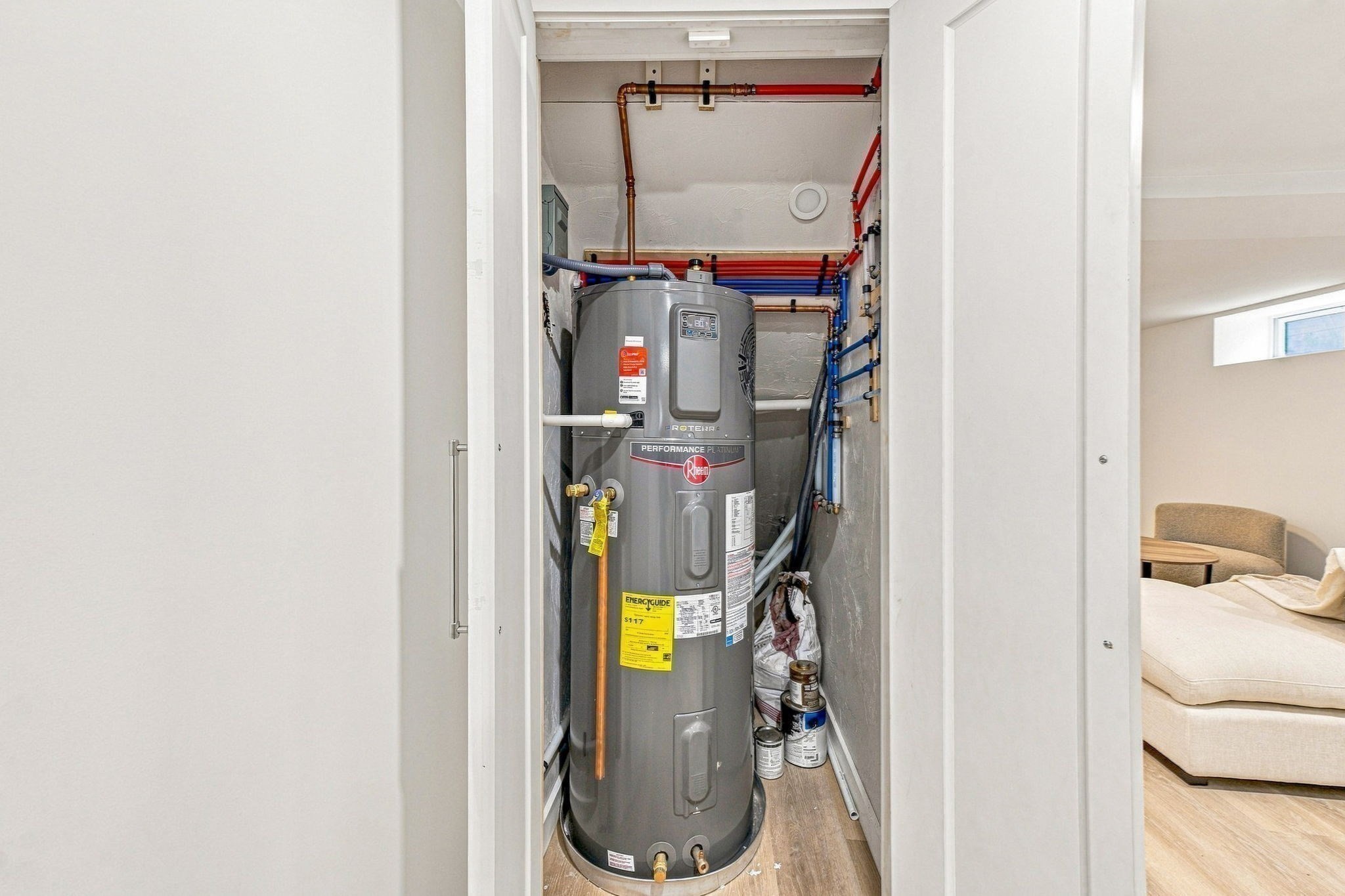 18 Jefferson Rd # A Property Photo 14