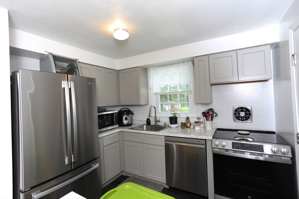540 Granby Rd # 73b Property Photo 14