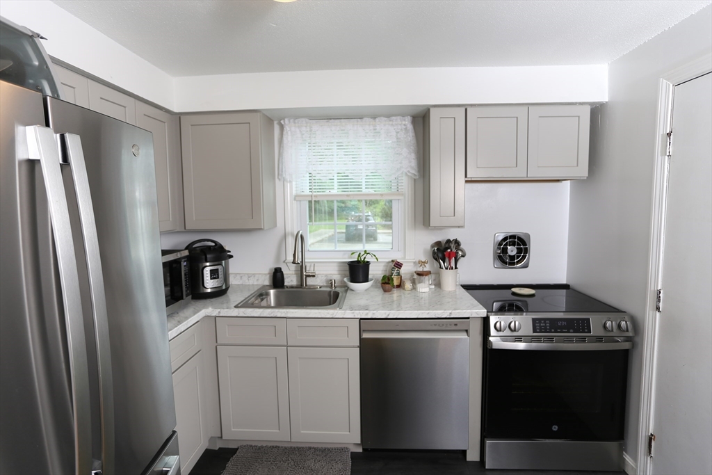 540 Granby Rd # 73b Property Photo 15