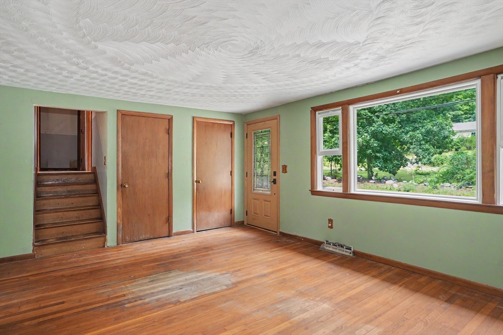 216 Brigham St Property Photo 7