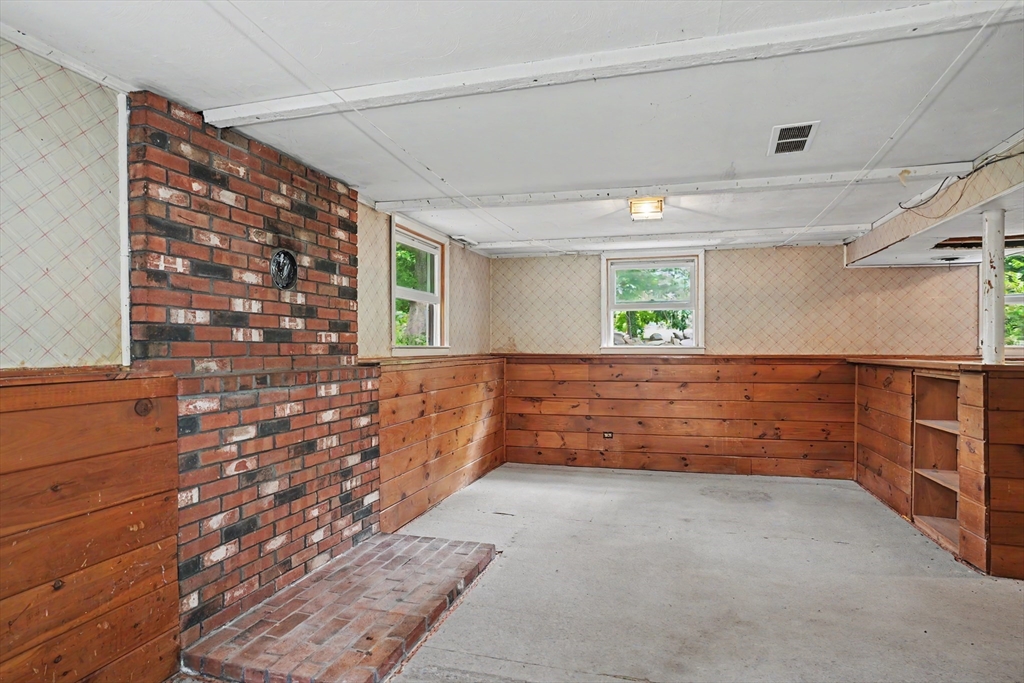 216 Brigham St Property Photo 19
