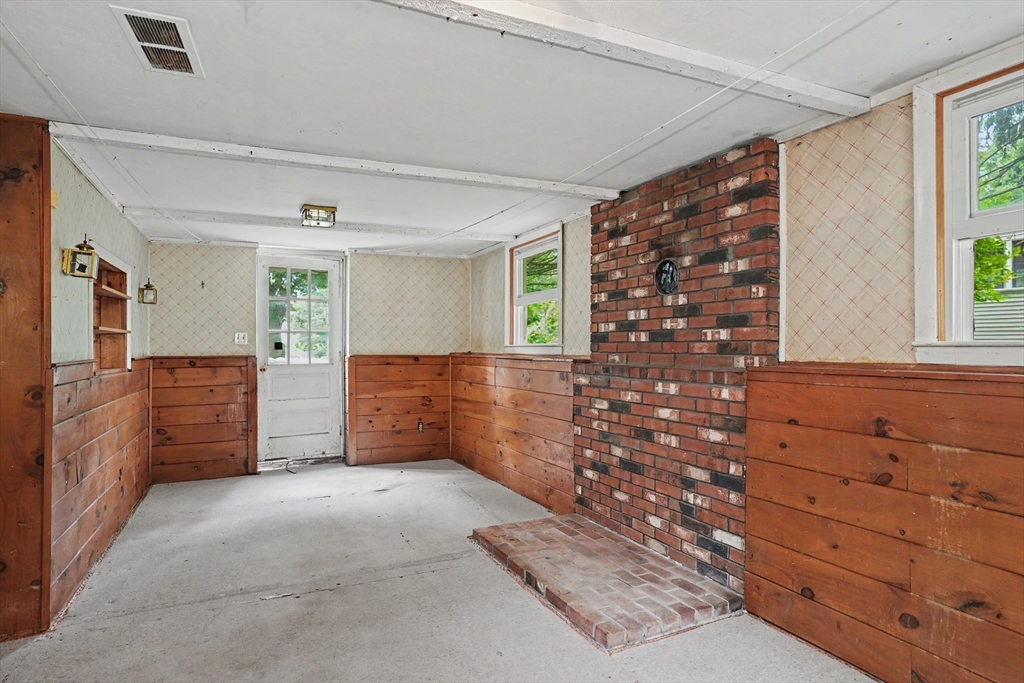 216 Brigham St Property Photo 20