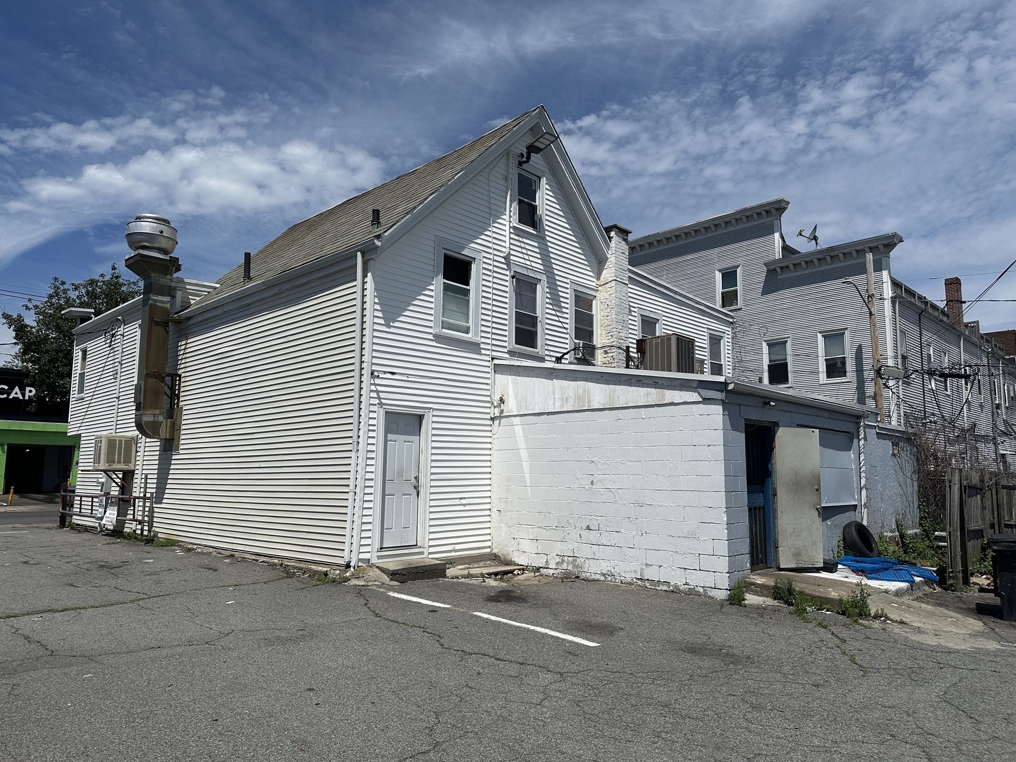 1012 Main St Property Photo 37