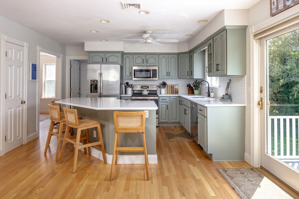 191 Acushnet Rd Property Photo 6