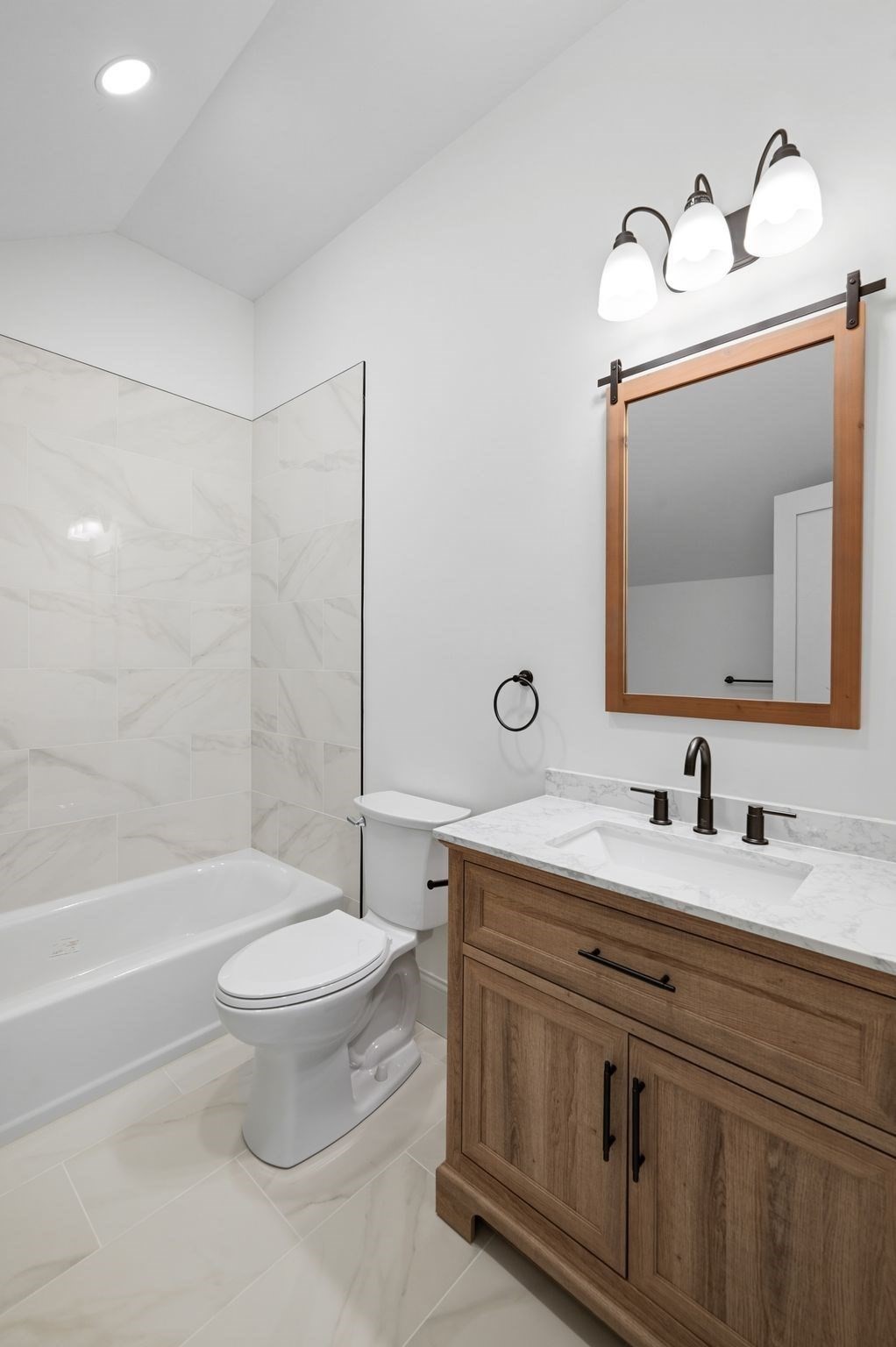 2 Railroad Avenue Property Photo 32