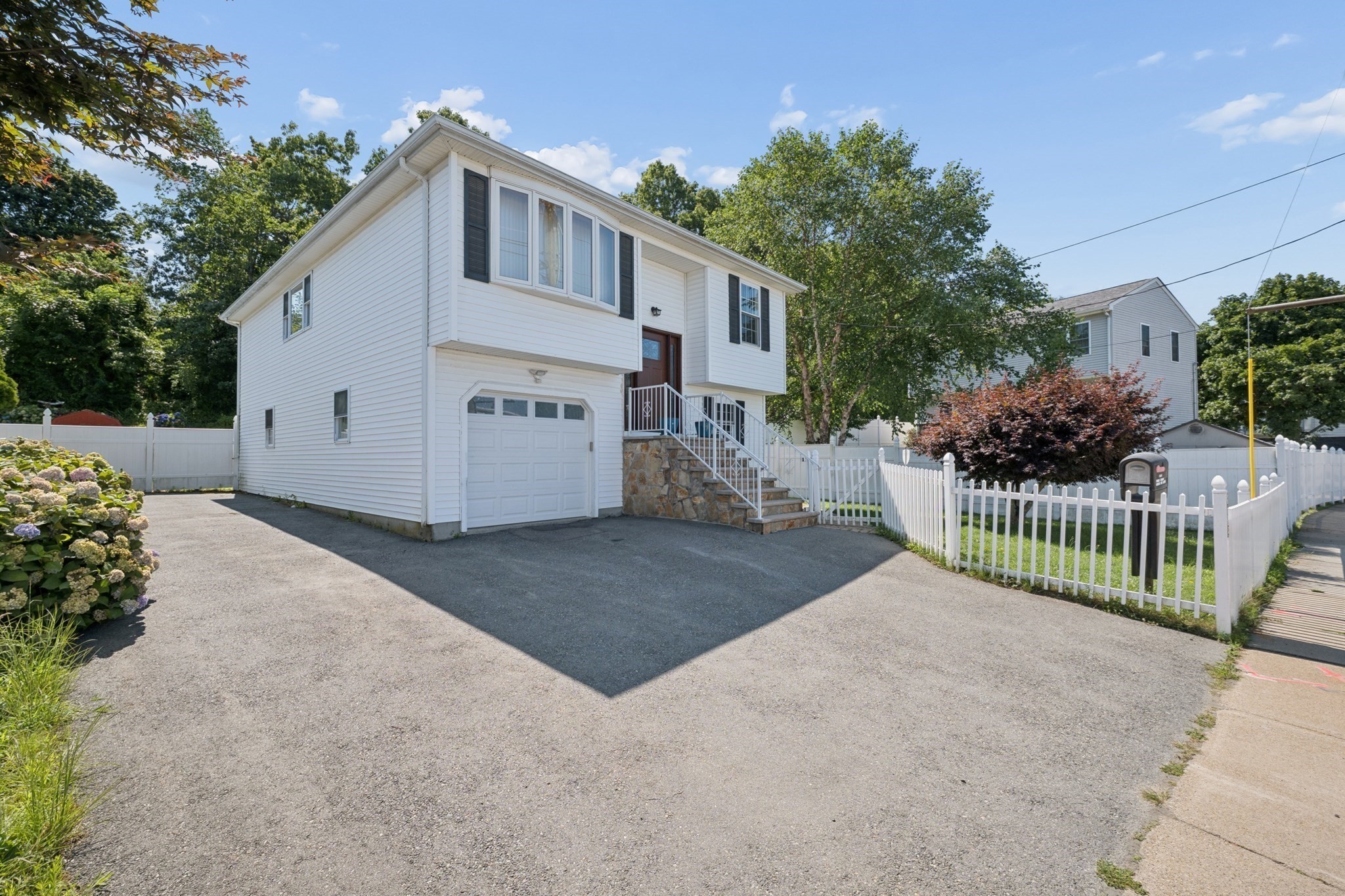 1200 Bay St Property Photo 2