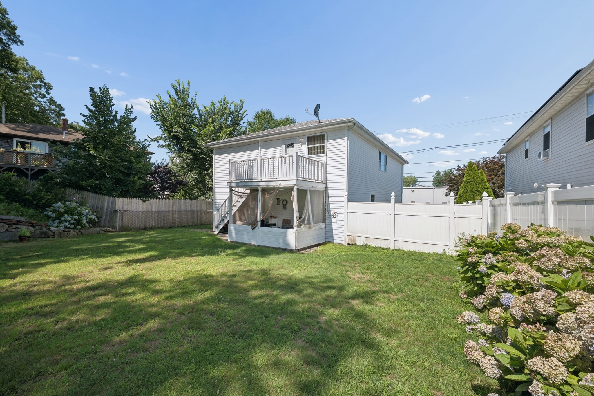 1200 Bay St Property Photo 5