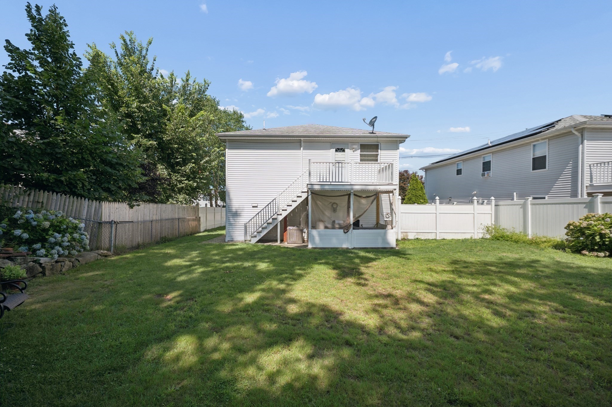 1200 Bay St Property Photo 6