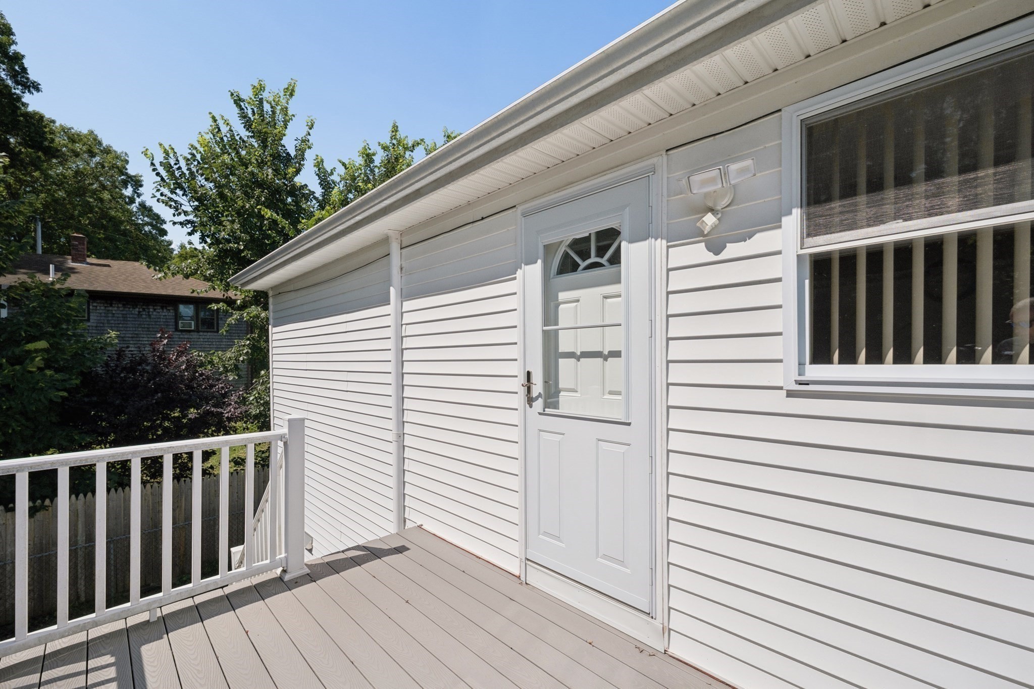 1200 Bay St Property Photo 9
