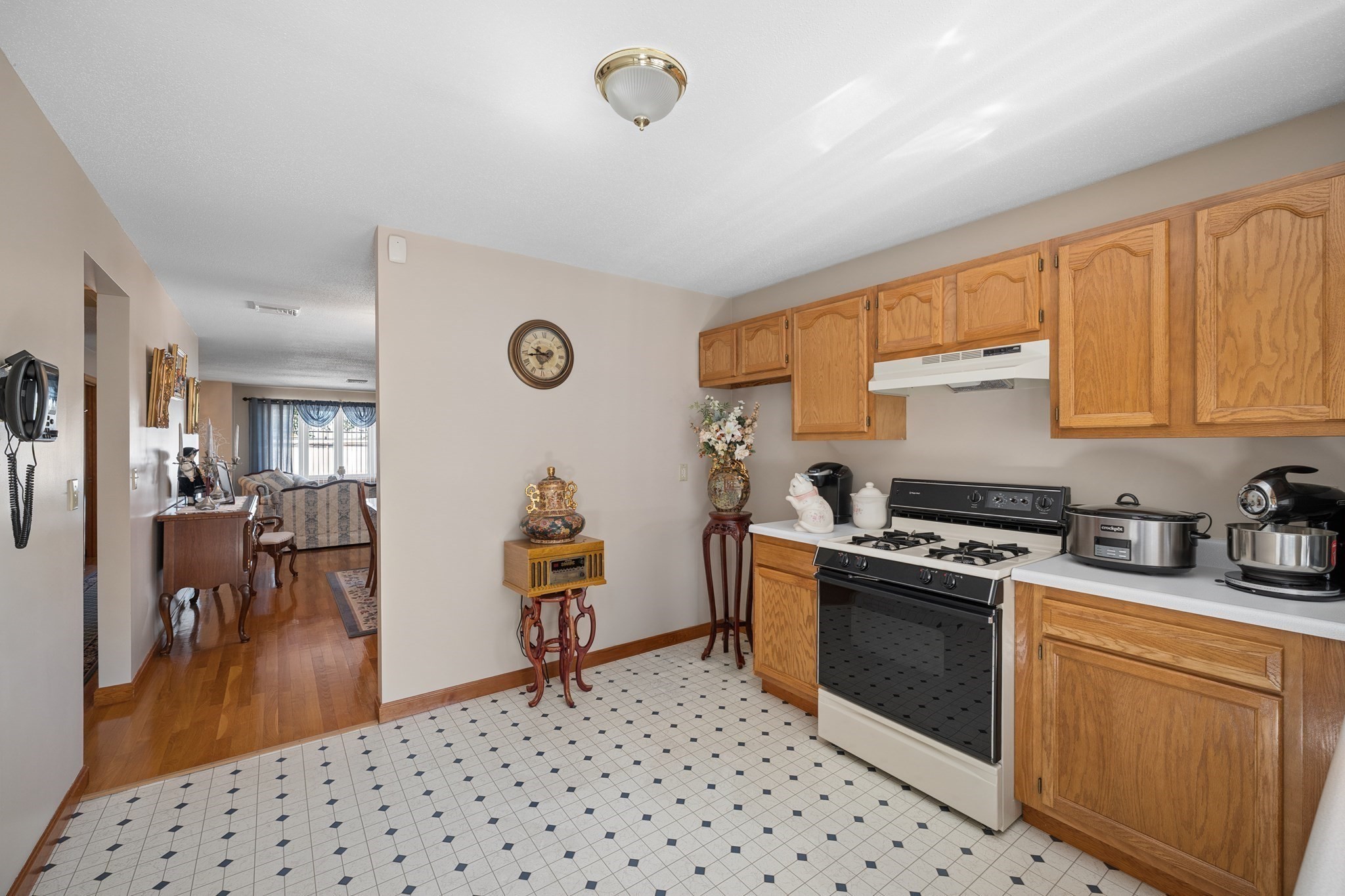 1200 Bay St Property Photo 18