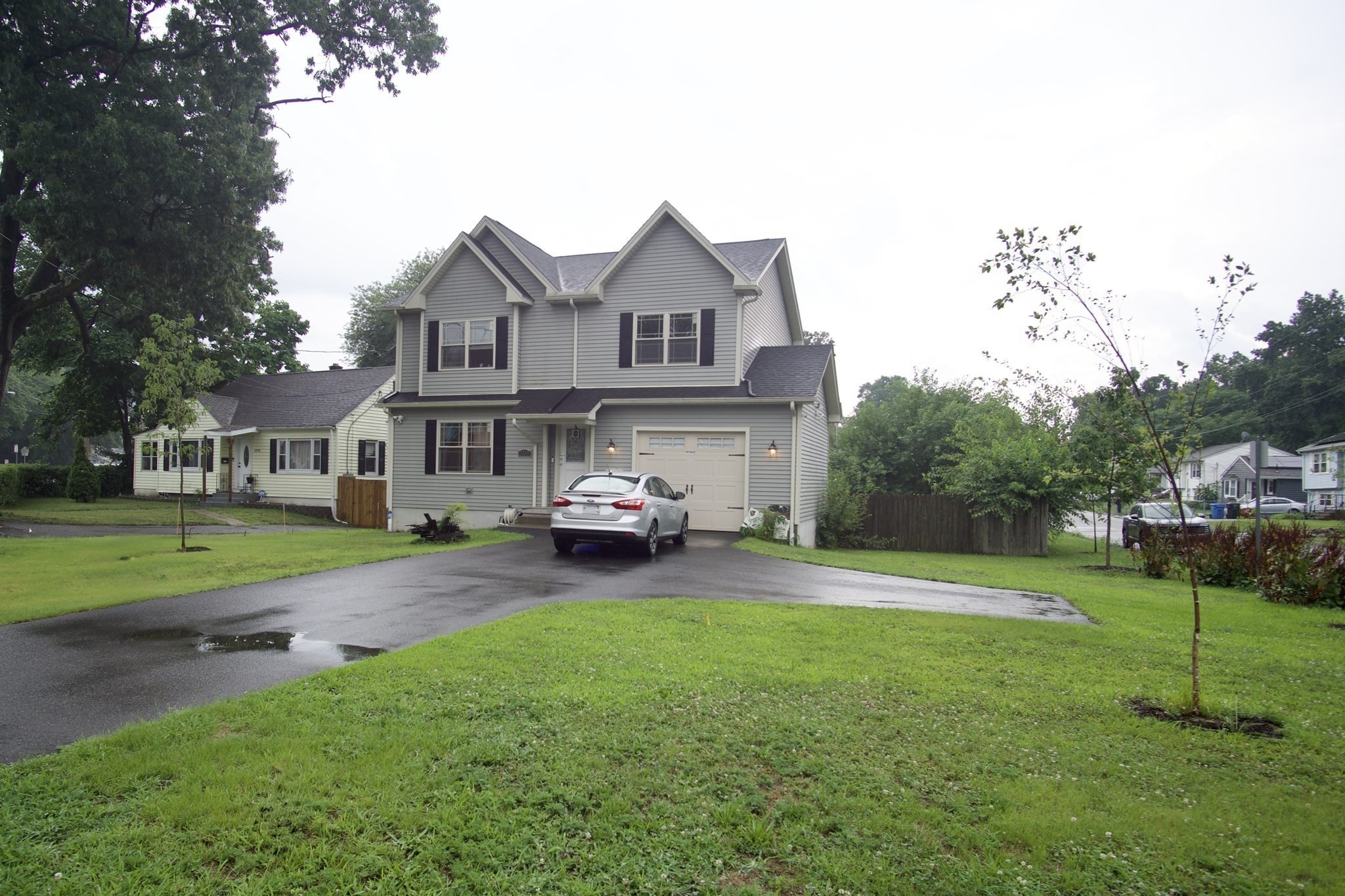 1289 Bay St. Property Photo 2