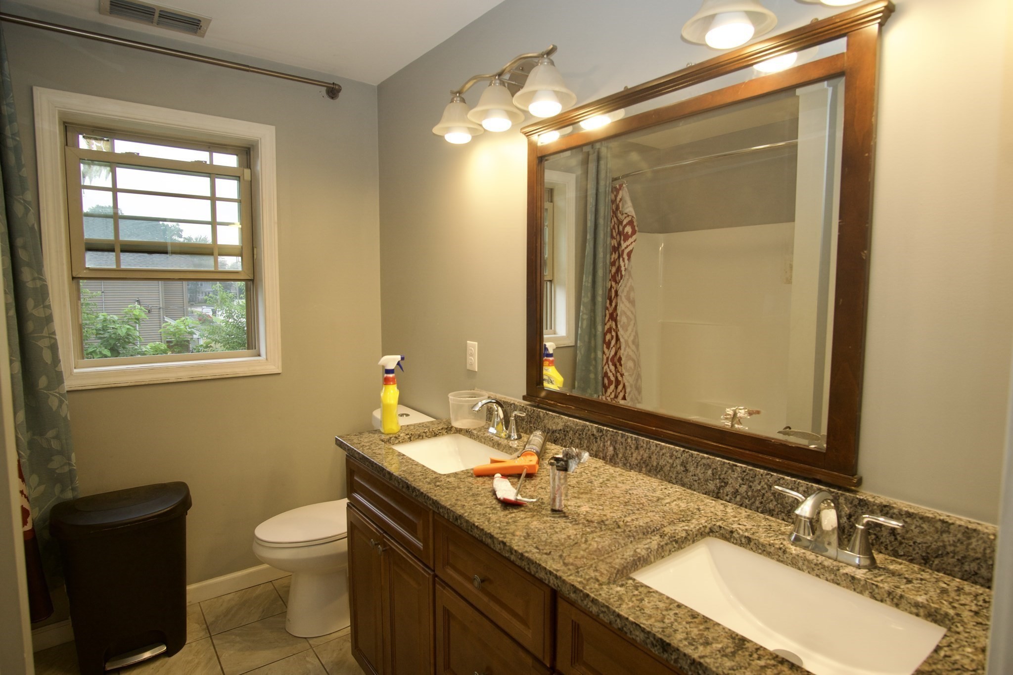 1289 Bay St. Property Photo 7