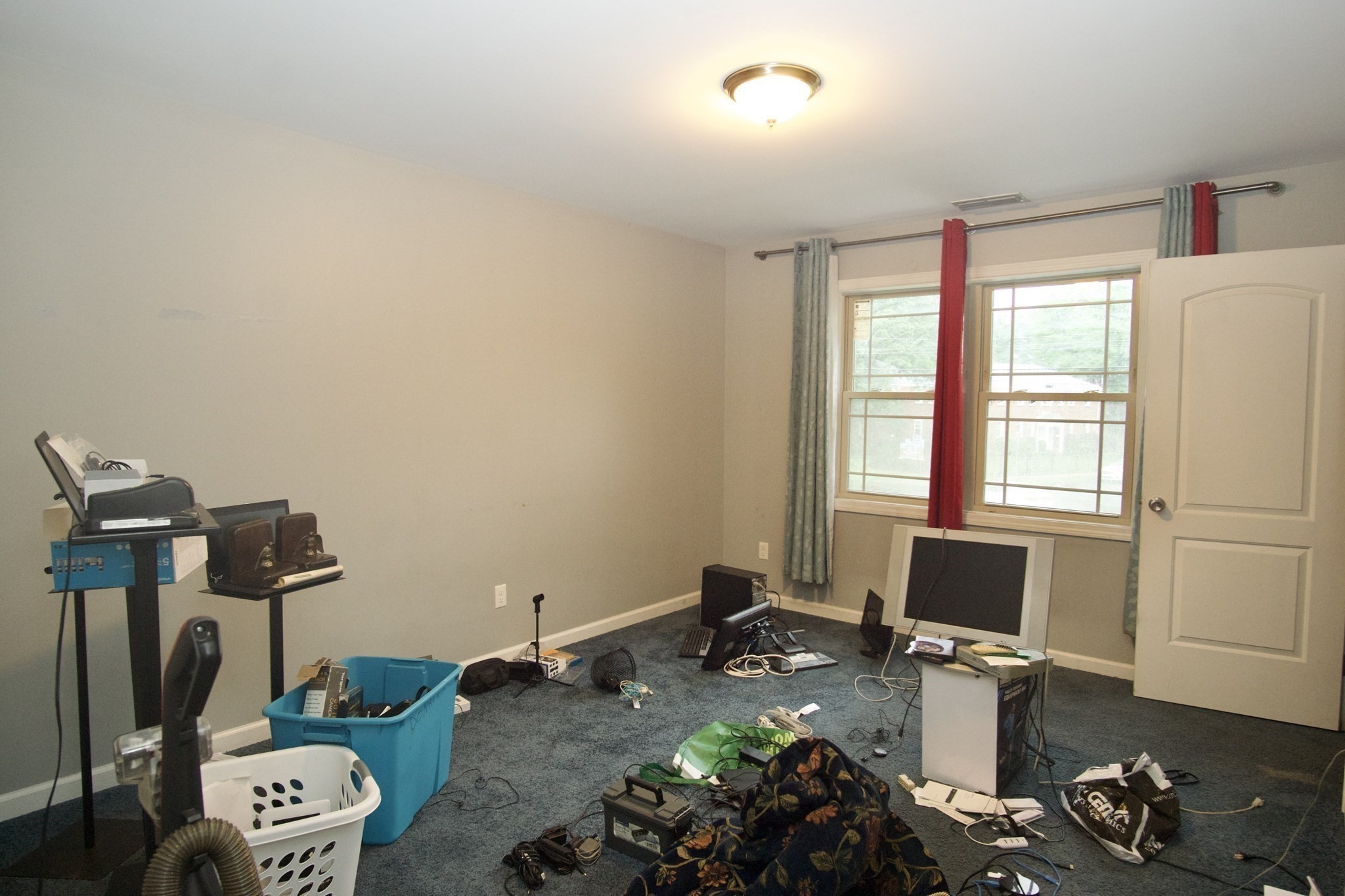 1289 Bay St. Property Photo 9