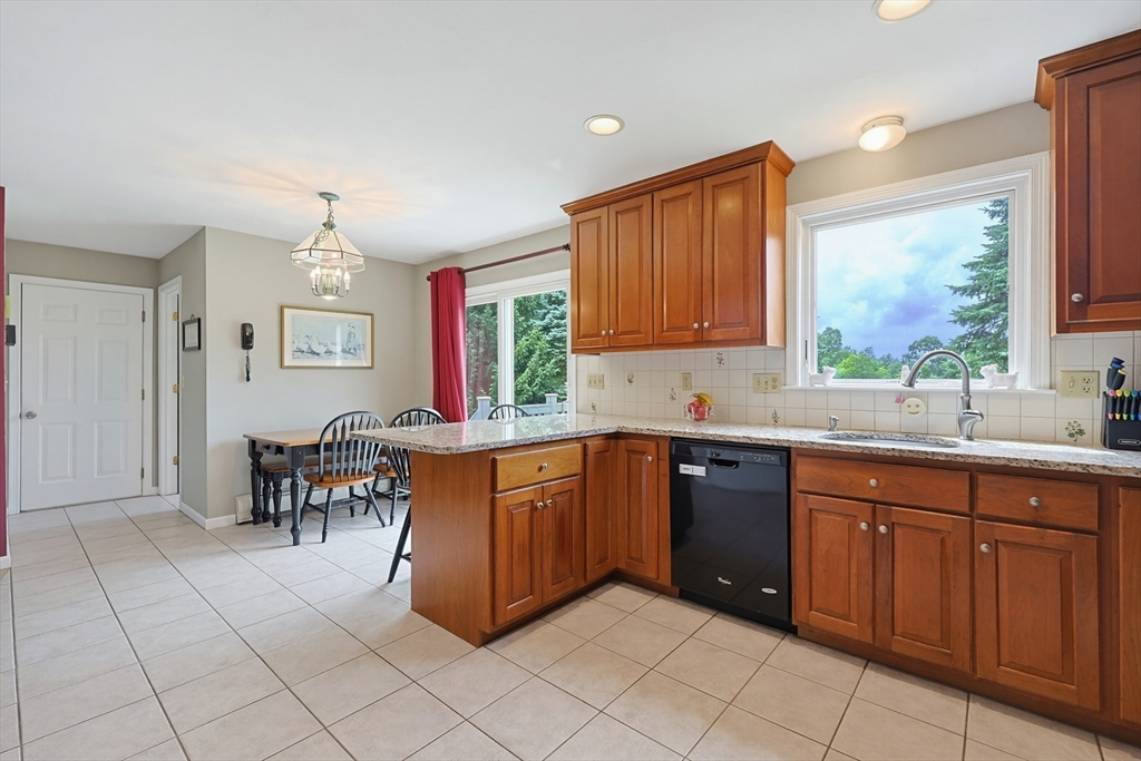 73 Lovering St Property Photo 14