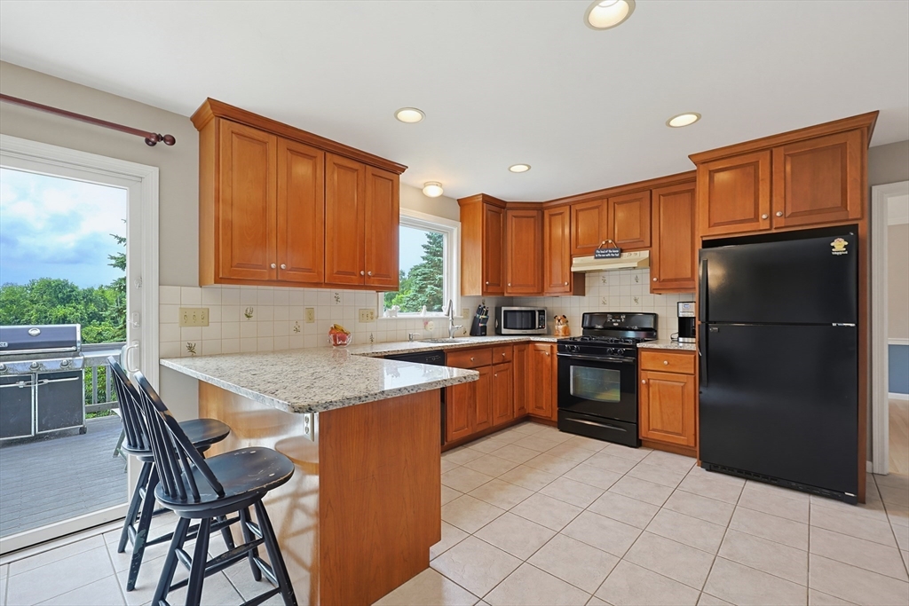 73 Lovering St Property Photo 15