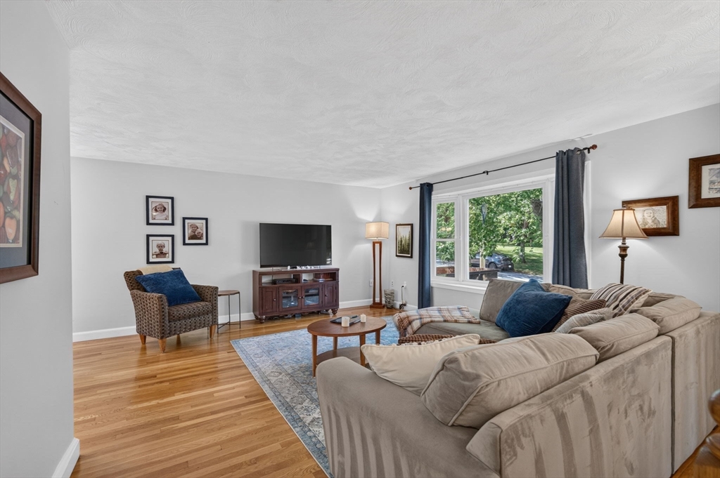 3 Jerridge Ln Property Photo 5