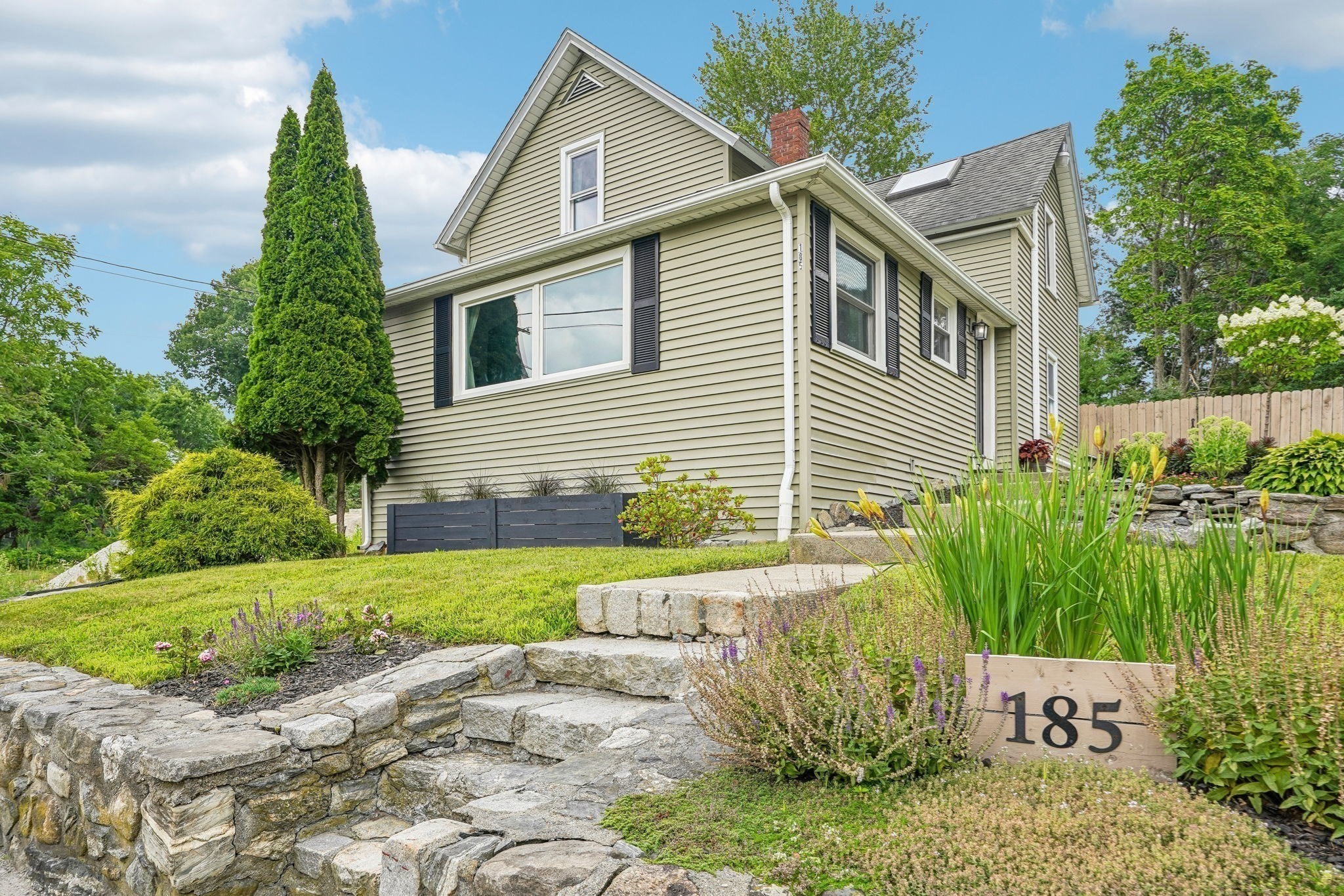 185 West Main St