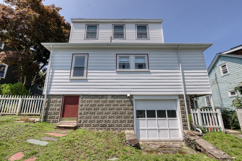 18 Grayson St Property Photo 4