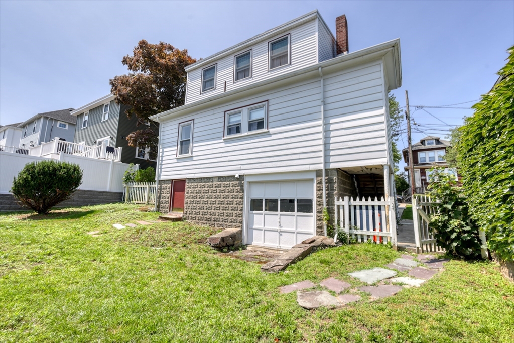 18 Grayson St Property Photo 5