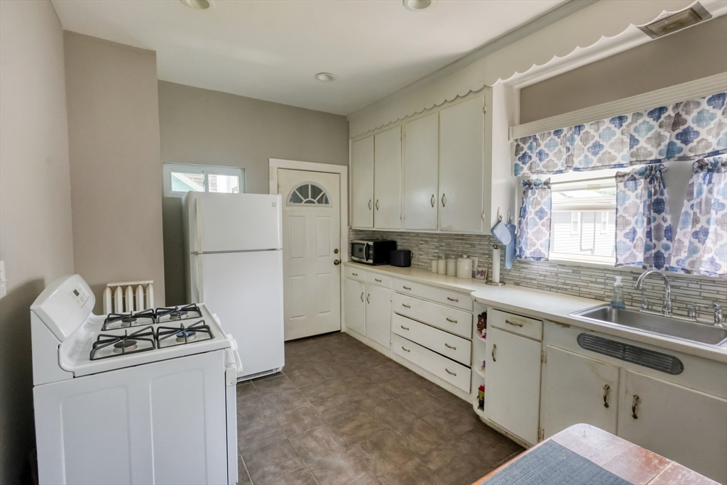18 Grayson St Property Photo 7