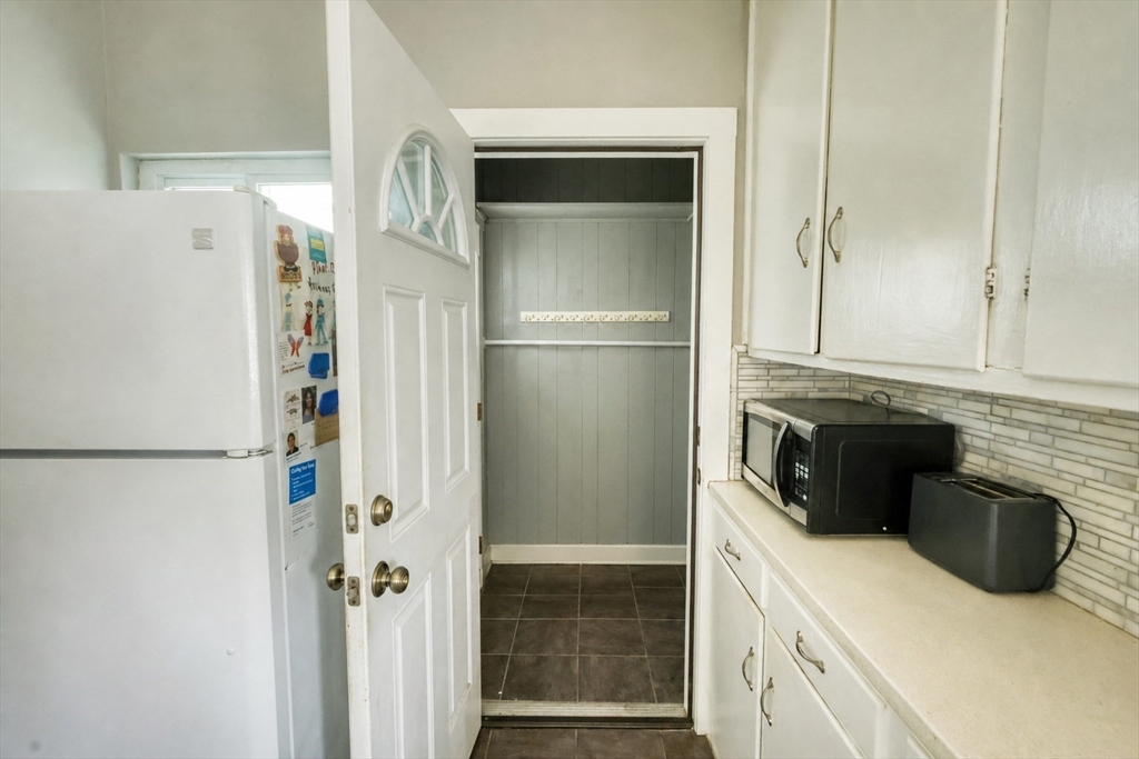 18 Grayson St Property Photo 8