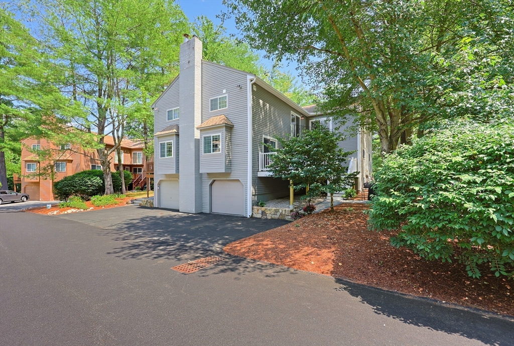 8 Voyagers Lane # 8 Property Photo 1