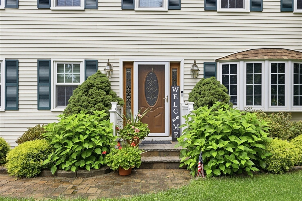 46 Jessica Pl Property Photo 3