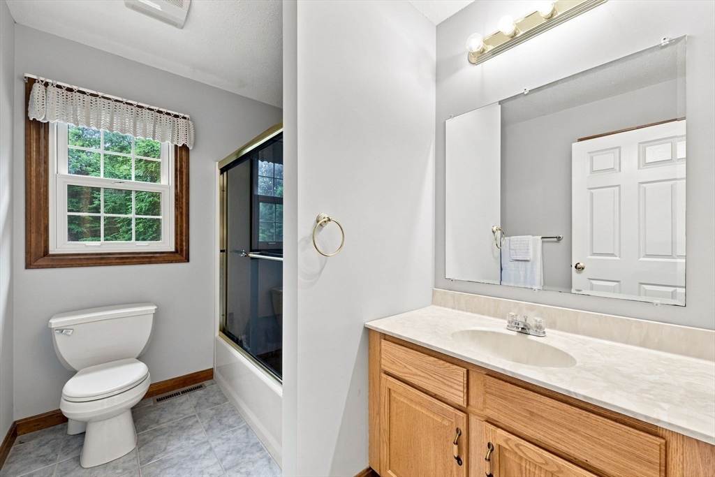 46 Jessica Pl Property Photo 28