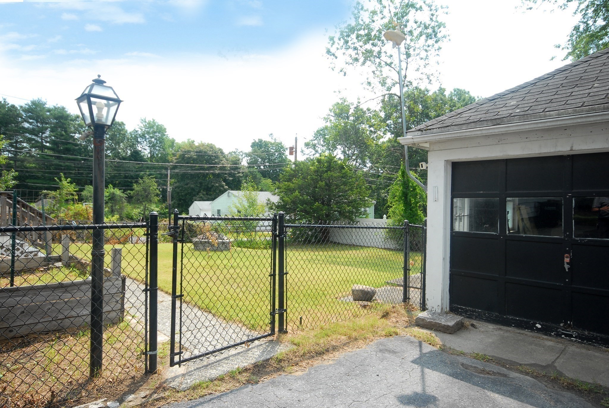 10 Brook St Property Photo 3