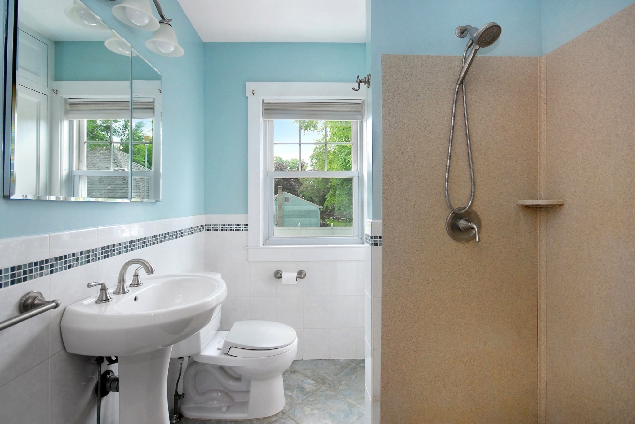 10 Brook St Property Photo 15