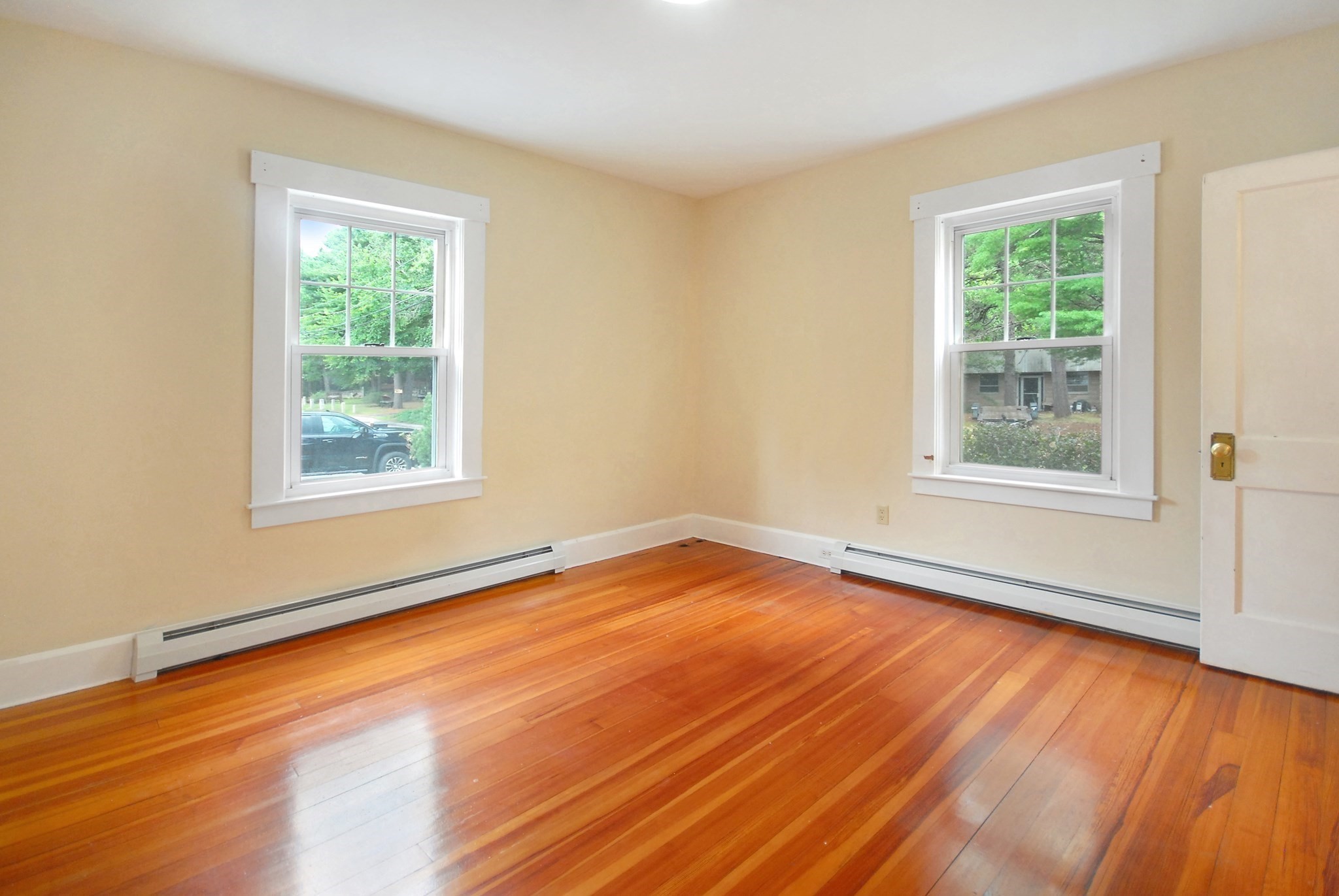 10 Brook St Property Photo 17