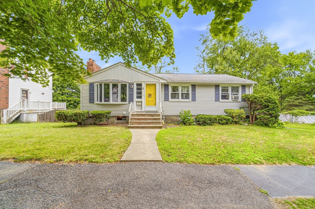 5 Hull Dr Property Photo 1