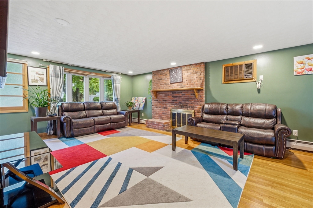 5 Hull Dr Property Photo 3