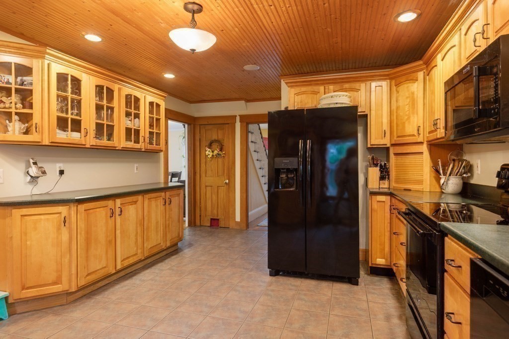 27 Elm Street Property Photo 7