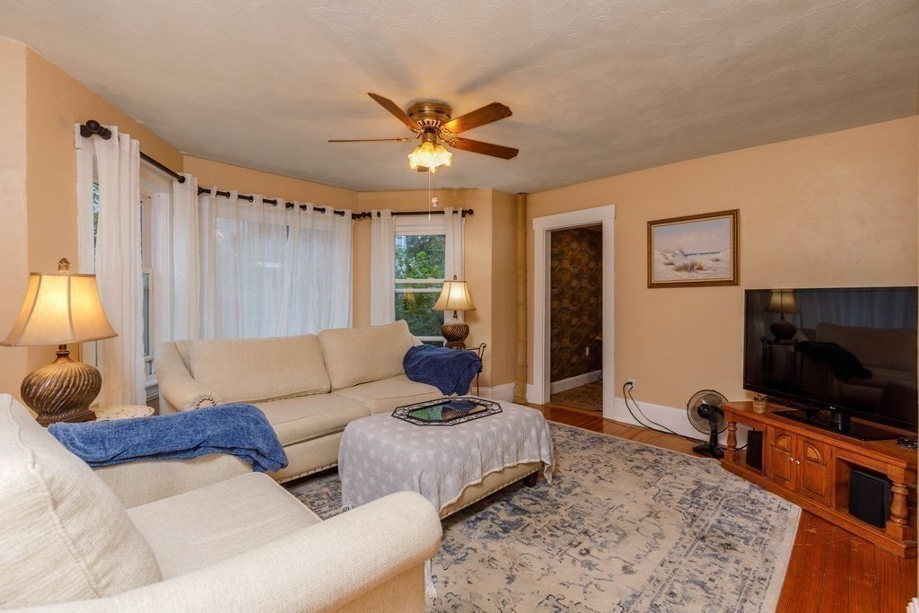 27 Elm Street Property Photo 9