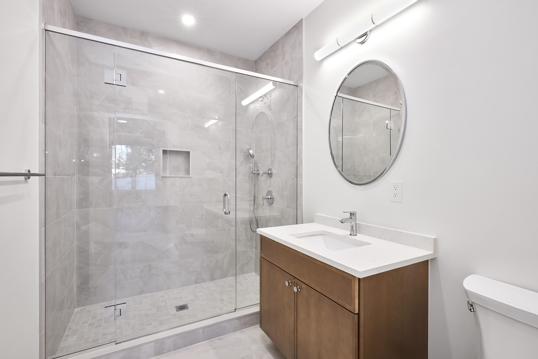 105 Sea Street # 103 Property Photo 2