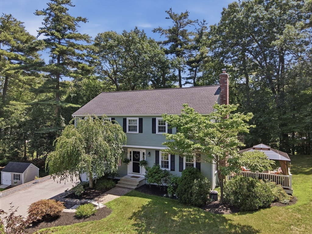 4 Martin Circle Property Photo 1