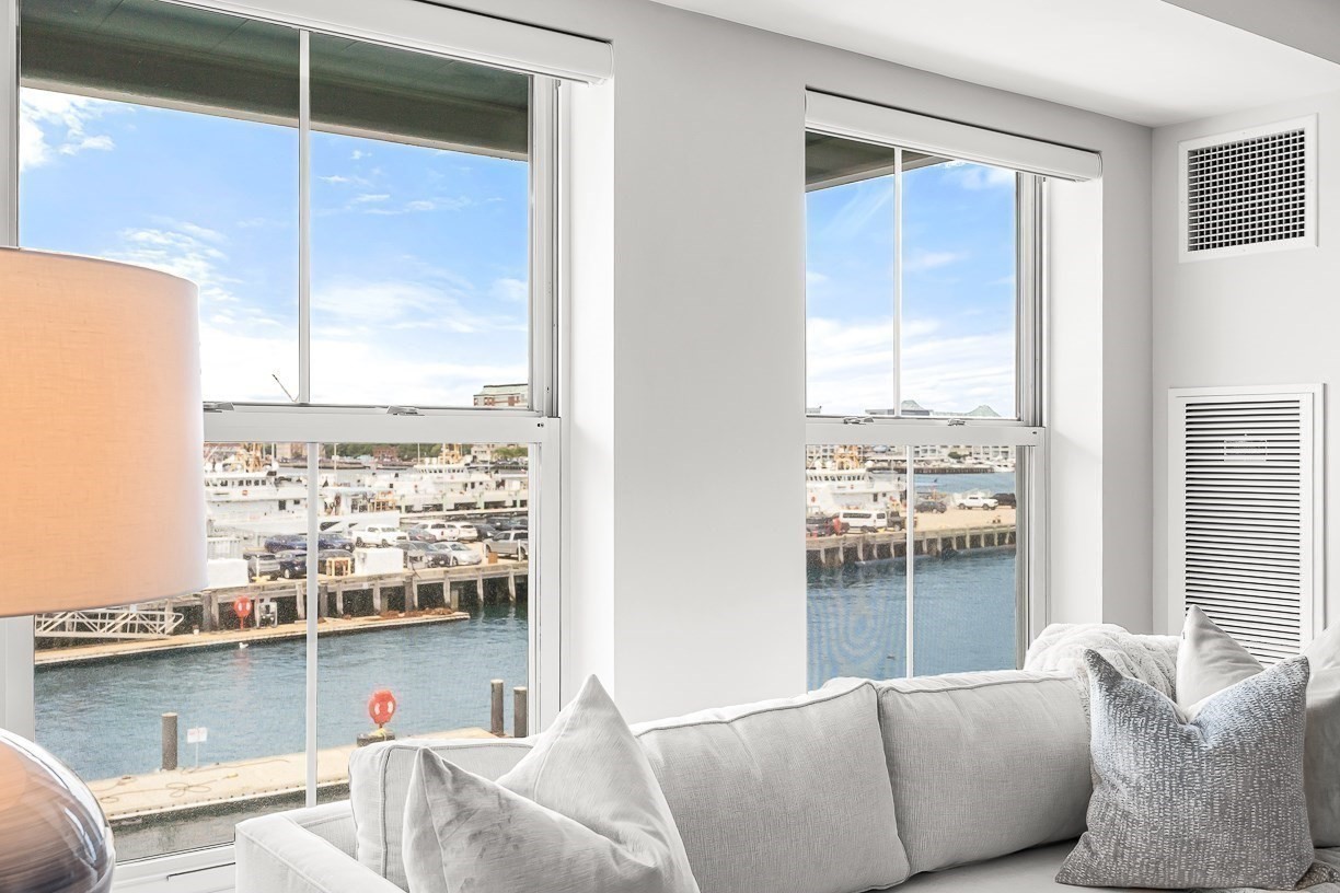 3 Battery Wharf # 3303 Property Photo 3