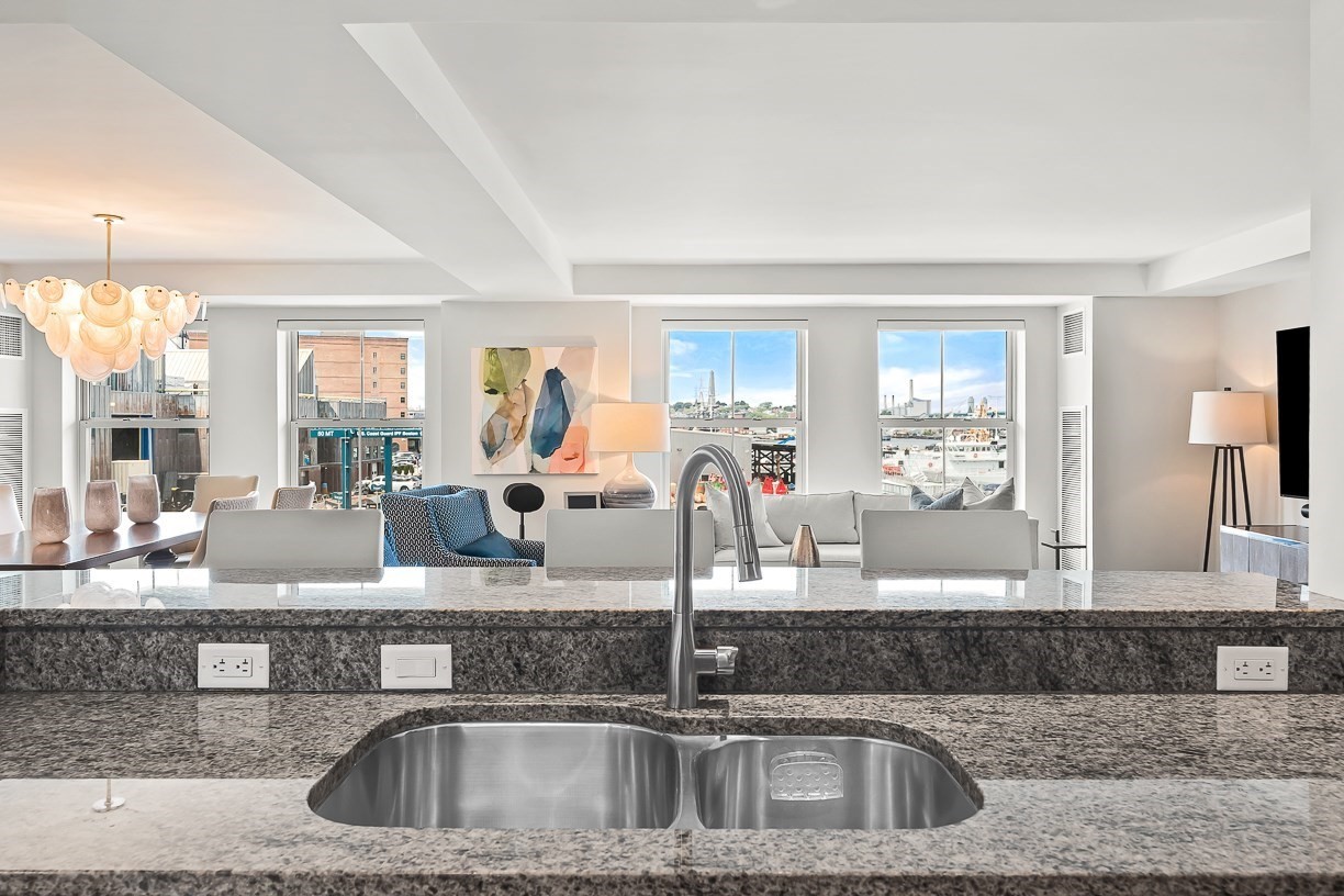 3 Battery Wharf # 3303 Property Photo 8