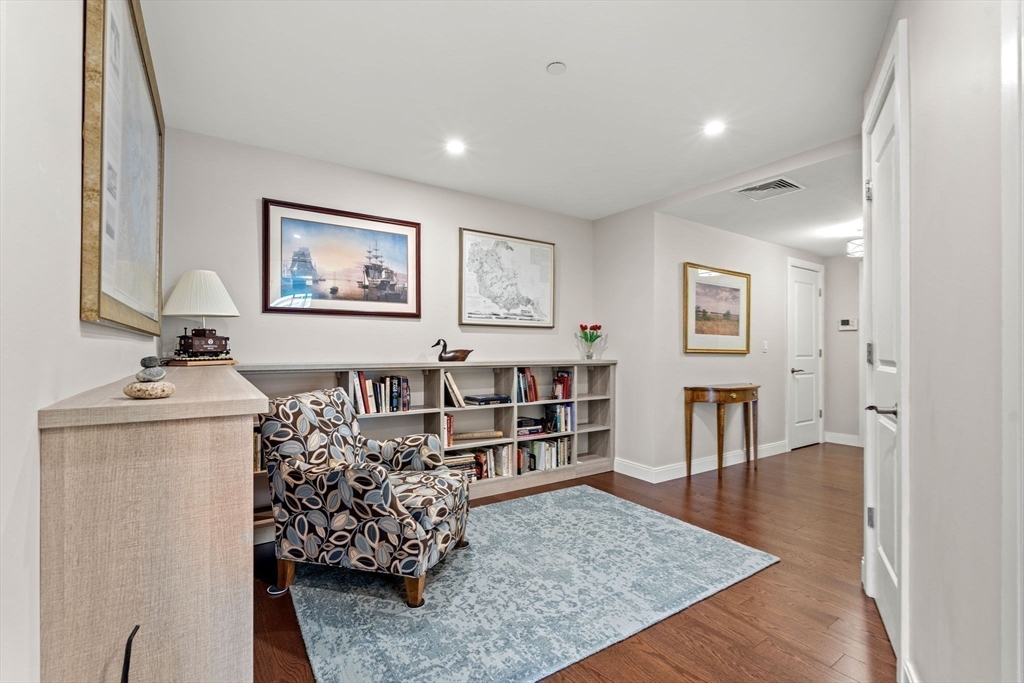 201 Elliott # 200 Property Photo 26
