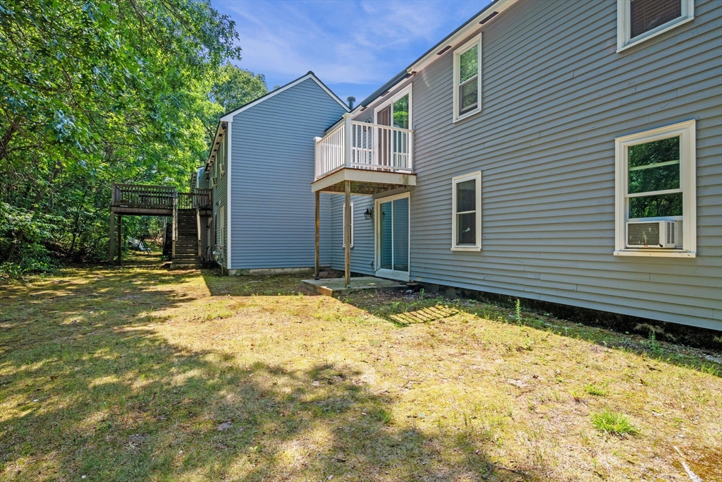 68 Lantern Ln # 7 Property Photo 6