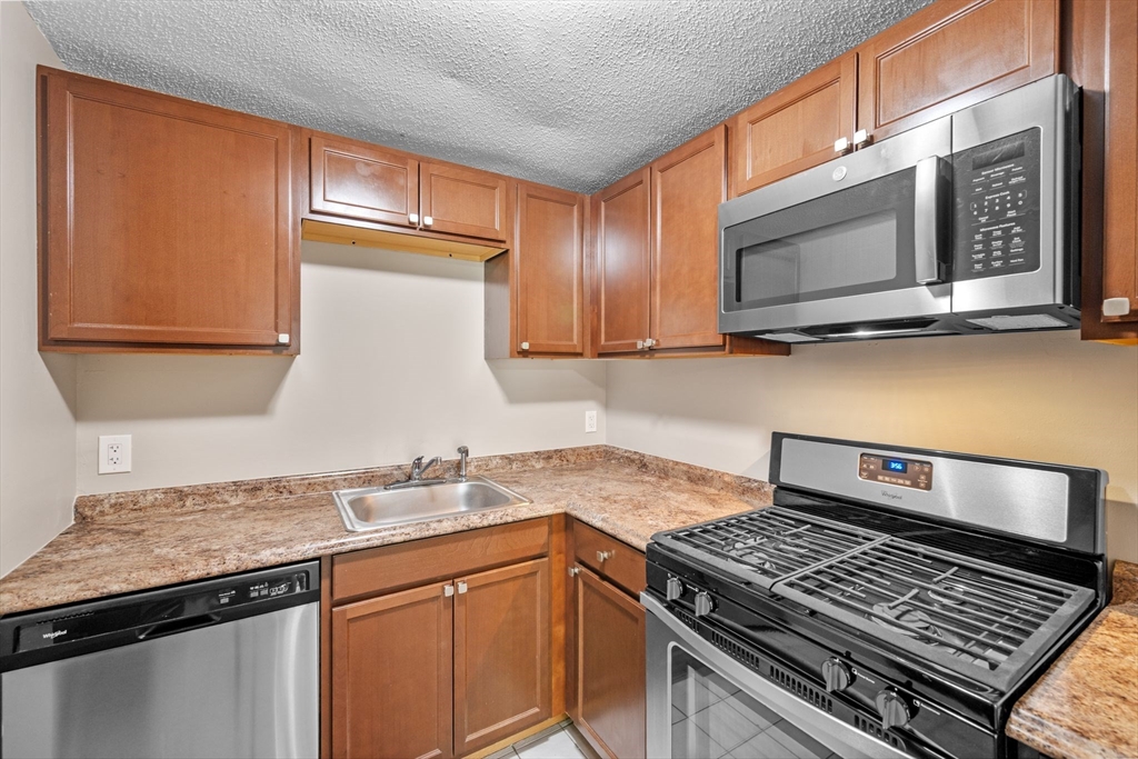 68 Lantern Ln # 7 Property Photo 20