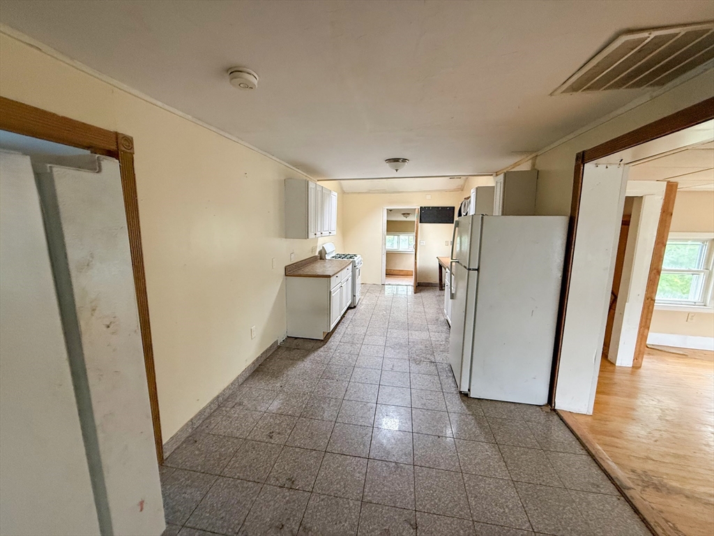 33 Avalon St Property Photo 4