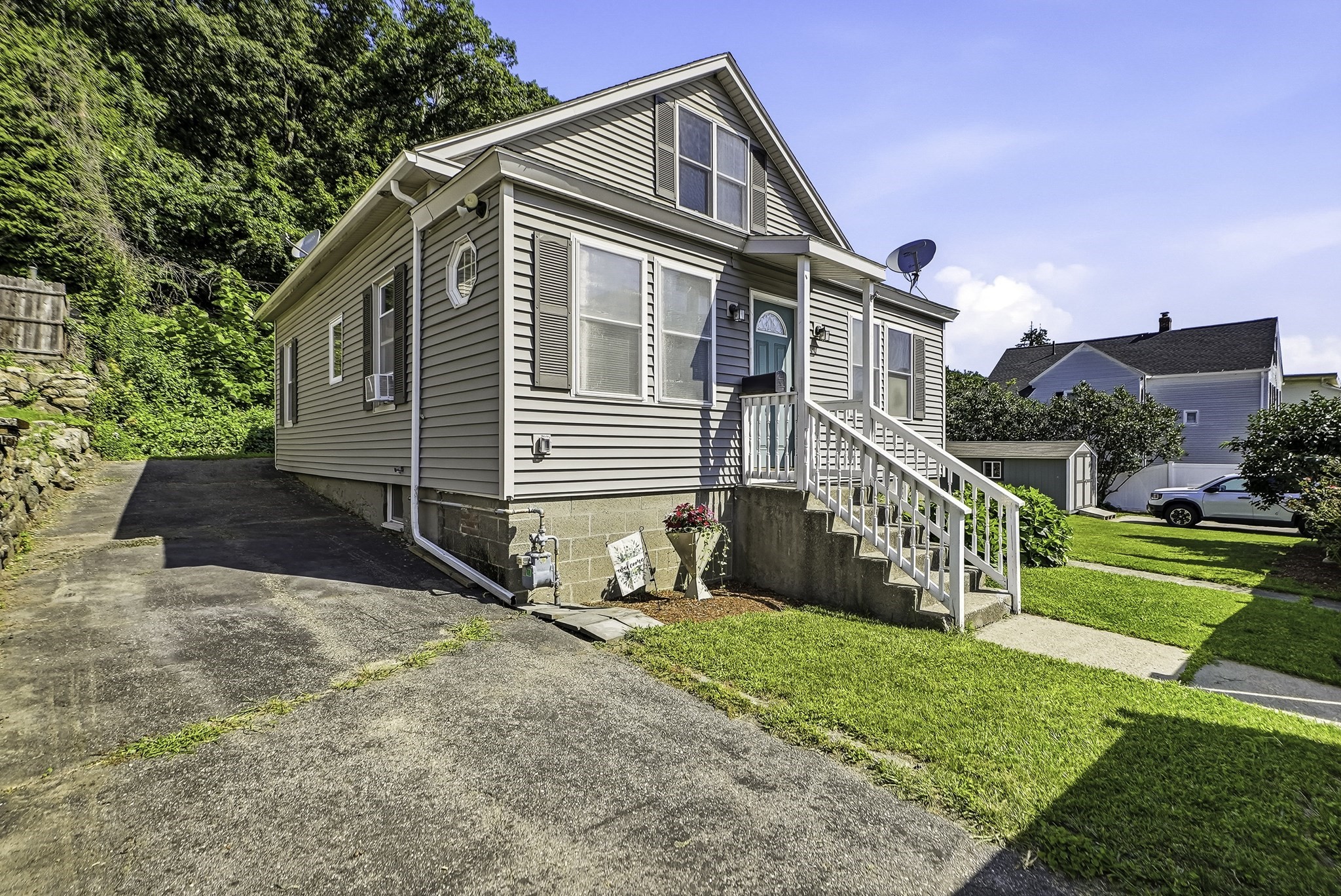 55 Chilmark St Property Photo 2