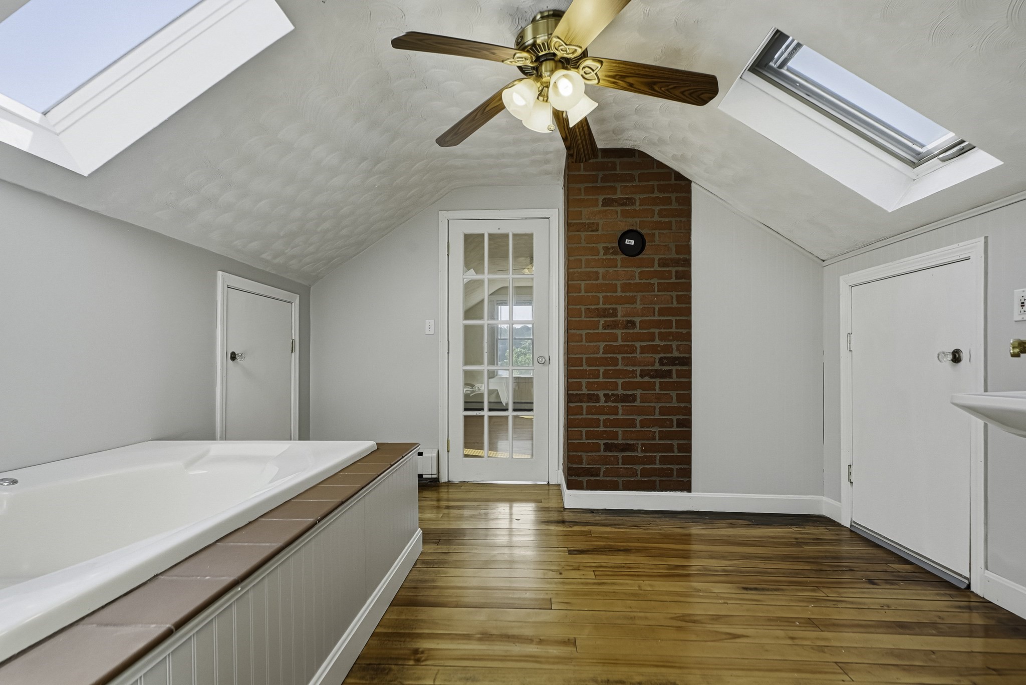 55 Chilmark St Property Photo 36