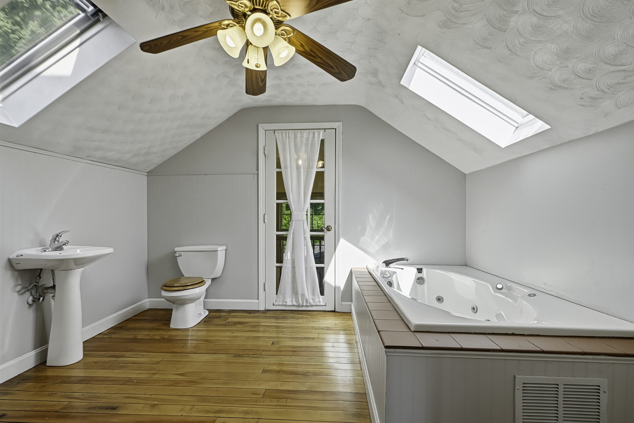55 Chilmark St Property Photo 38